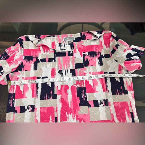 Colourful Lightweight top - Picture 2 of 3